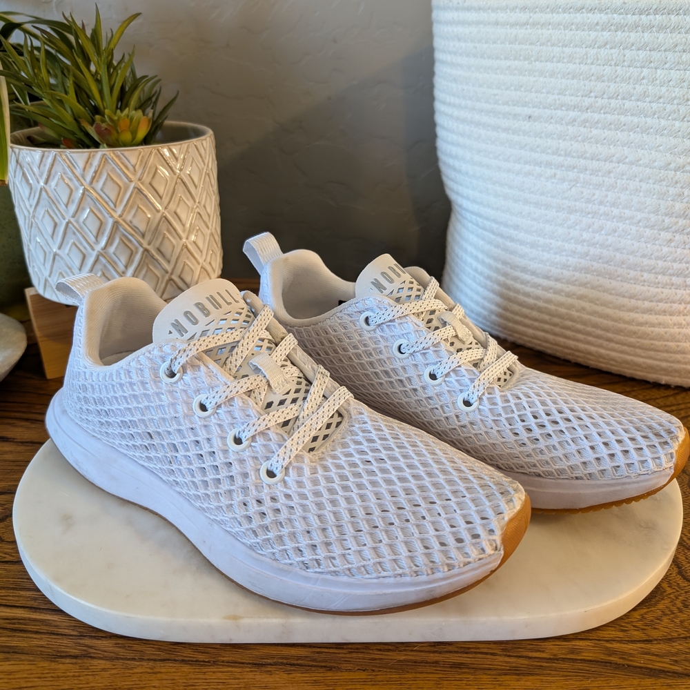 NOBULL White Sneakers Modern Lightweight Design